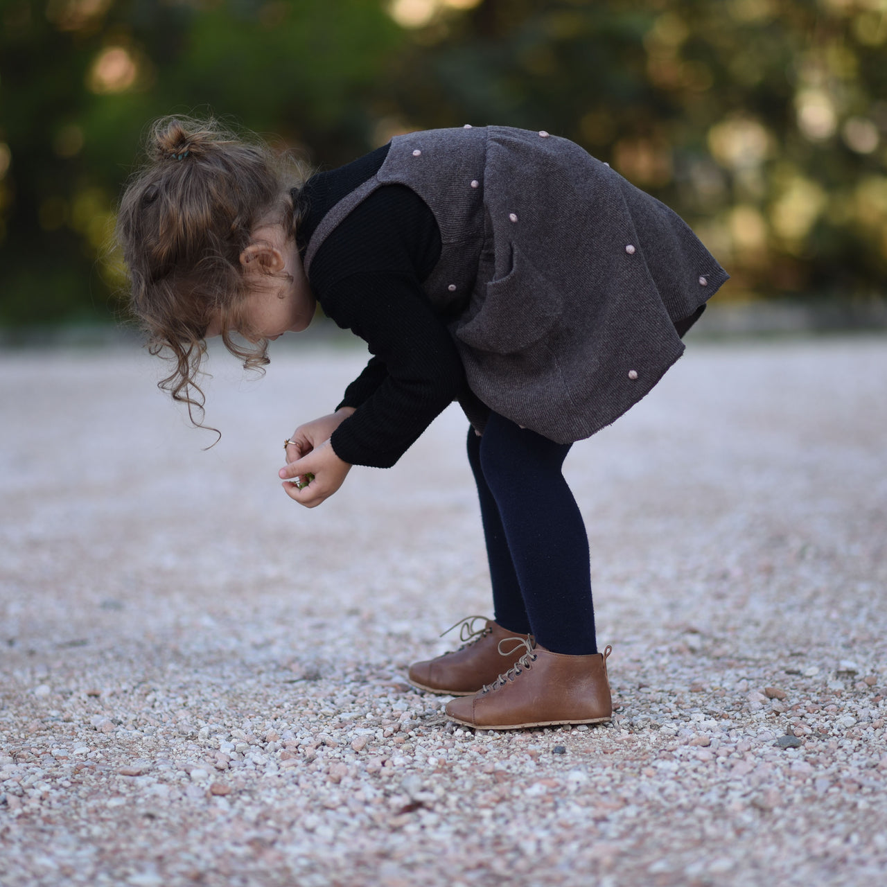 Pregnidos-pflanzlich-gegerbte-Kinderschuhe-Barfuss